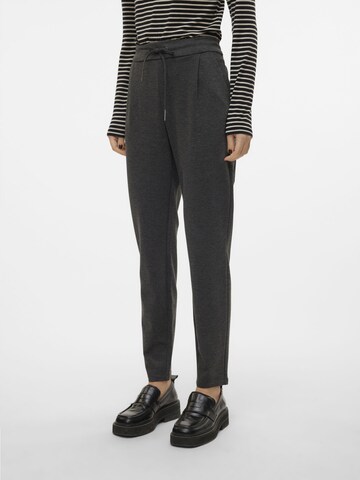 VERO MODA Loose fit Pleat-Front Pants 'EVA' in Grey: front