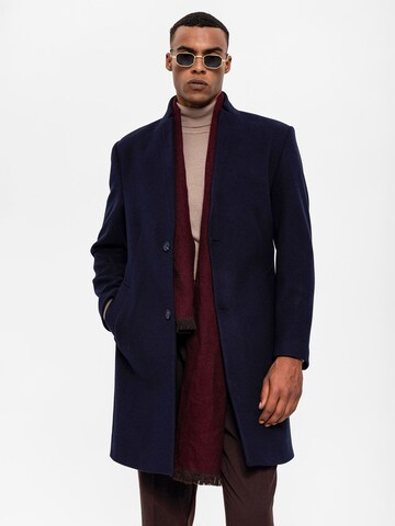 Cappotto di mezza stagione di Antioch in blu