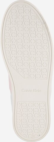 Calvin Klein حذاء بدون رباط بلون أبيض