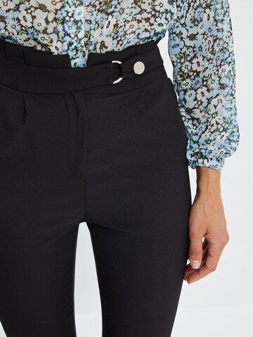 Trendyol Slim fit Pleat-Front Pants in Black