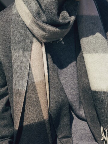 Fawler Scarf 'Aurora' in Grey