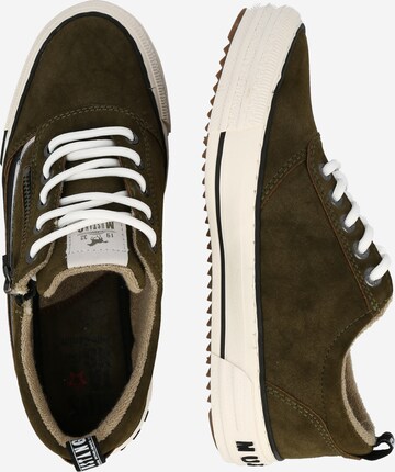 Sneaker bassa di MUSTANG in verde