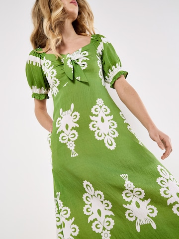 Robe ' ' Apricot en vert