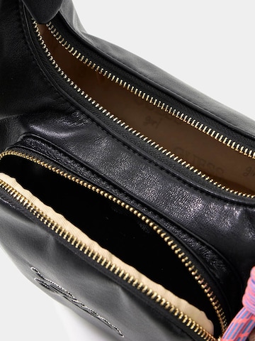GUESS Schultertasche in Schwarz