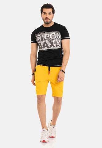 CIPO & BAXX Regular Shorts in Gelb