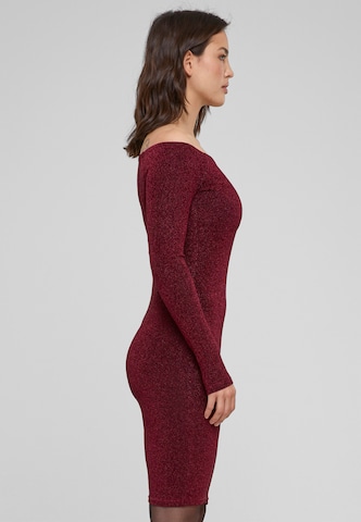 Rochie de la Urban Classics pe roșu