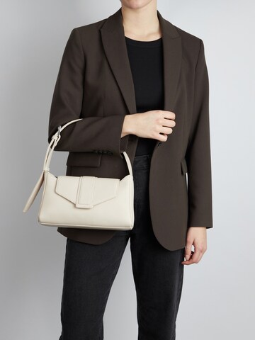 MARKBERG Skuldertaske 'Daphne' i beige