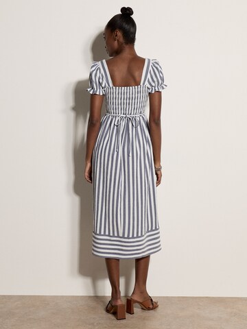 Robe ' ' Apricot en bleu