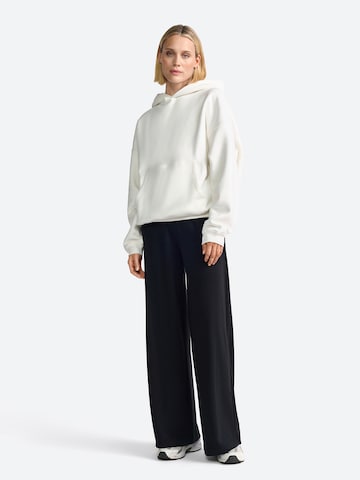 Rich & Royal Sweatshirt i vit: framsida