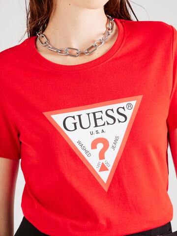 GUESS T-shirt i röd