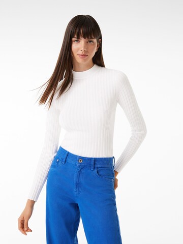Bershka Pullover in Weiß: Vorderseite