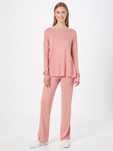 VILA Loungewear in Pink: front