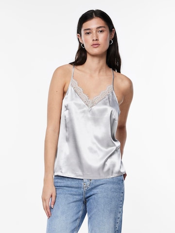 PIECES - Blusa 'SKYE' en gris: frente