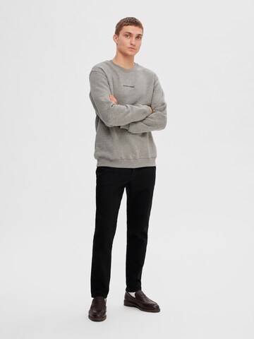 SELECTED HOMME Sweatshirt 'Hankie' in Grau