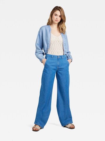Mavi Jacke in Blau