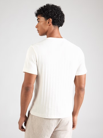 Abercrombie & Fitch Футболка в Белый