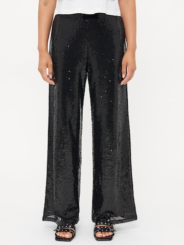 Only Petite - Pierna ancha Pantalón 'ONLBECCA' en negro: frente