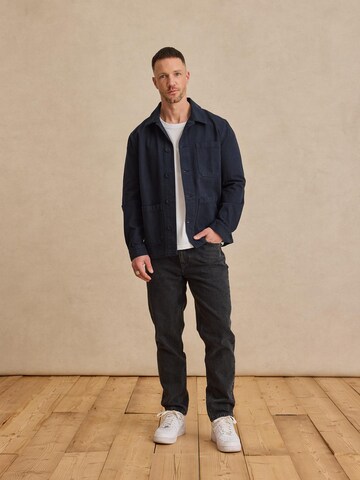 DAN FOX APPAREL Tussenjas 'Jamie' in Blauw