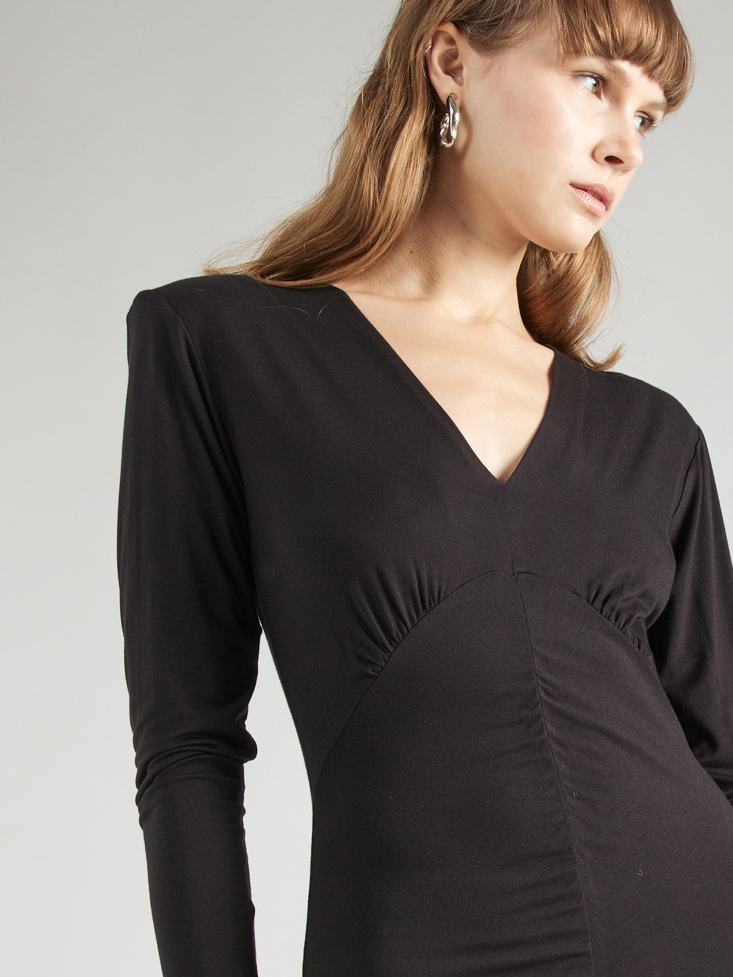 rosemunde Jurk in Zwart ABOUT YOU