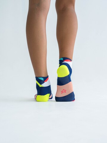 INCYLENCE Sportsocken 'STRIKES SHORT' in 