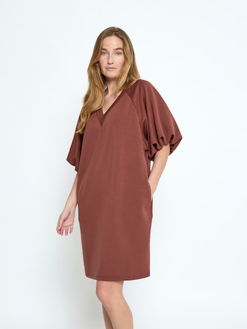 Peppercorn Jurk 'Minnie' in Rood: voorkant