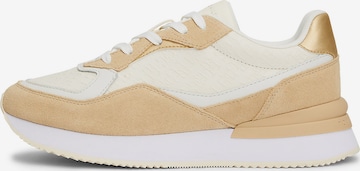 TOMMY HILFIGER Sneakers laag in Beige: voorkant