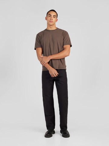 T-Shirt 'RED TAB' LEVI'S ® en marron