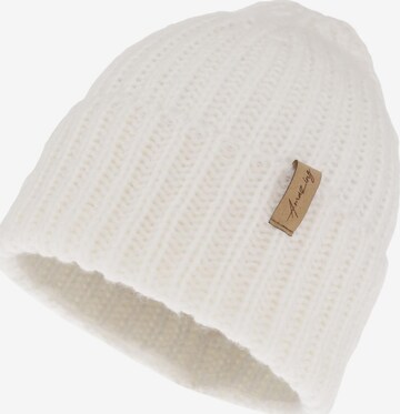 Maxte Beanie in White: front