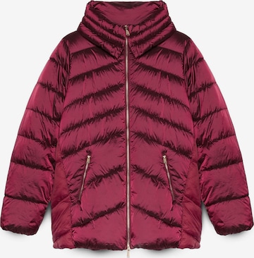 Giacca invernale di Fiorella Rubino in rosso: frontale