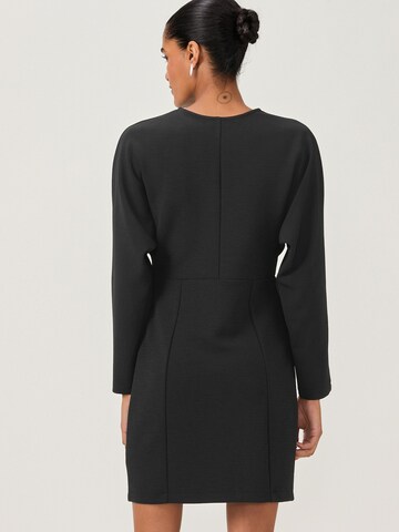 Robe Next en noir