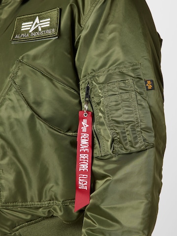 ALPHA INDUSTRIES Rovný strih Prechodná bunda 'CWU 45' - Zelená