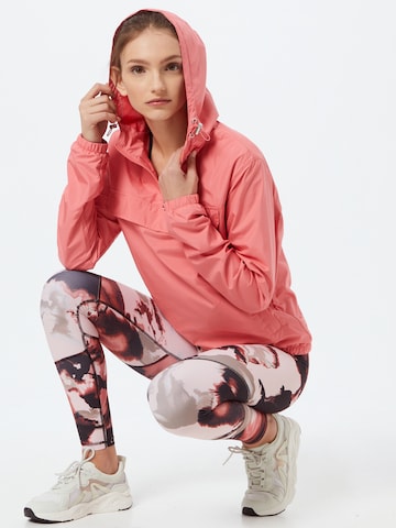 Urban Classics Tussenjas in Roze