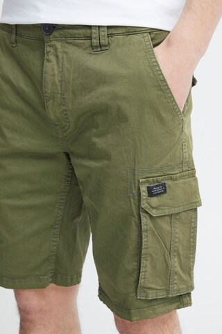 BLEND Regular Cargoshorts in Grün