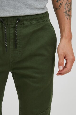 11 Project Regular Chino Pants 'GAETANO' in Green