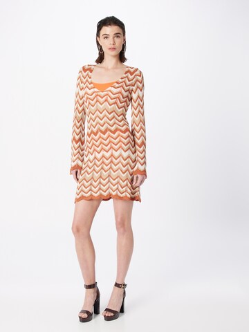 NA-KD Knitted dress in Beige: front
