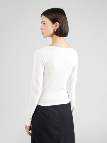 Tricou 'Gwen' de la ABOUT YOU pe negru