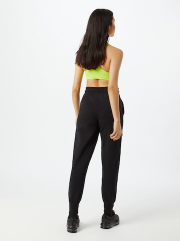 Nike Sportswear Дънки Tapered Leg Панталон 'Tech Fleece' в черно