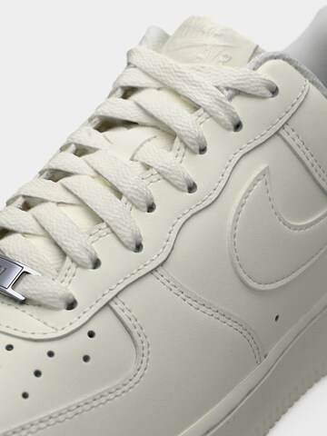 bēšs Nike Sportswear Zemie brīvā laika apavi 'Air Force 1 '07'