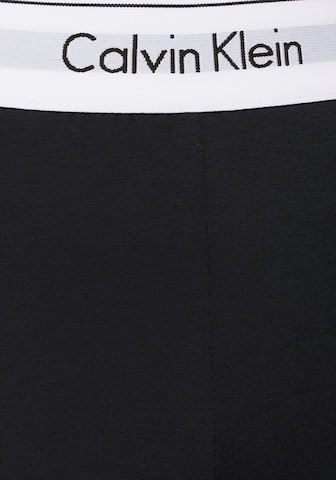 Calvin Klein Underwear ضيق سراويل ضيقة بلون أسود