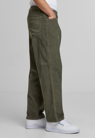 Loosefit Pantaloni di Urban Classics in verde