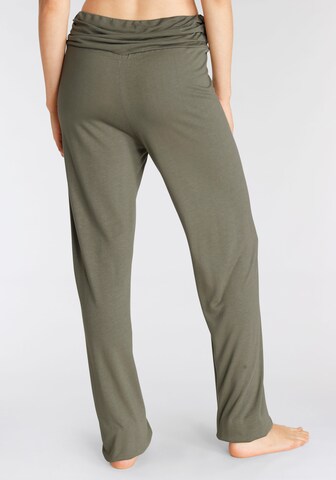 Effilé Pantalon harem 'Buffalo LM' BUFFALO en vert