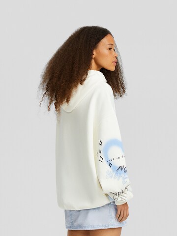 Sweat-shirt Bershka en blanc