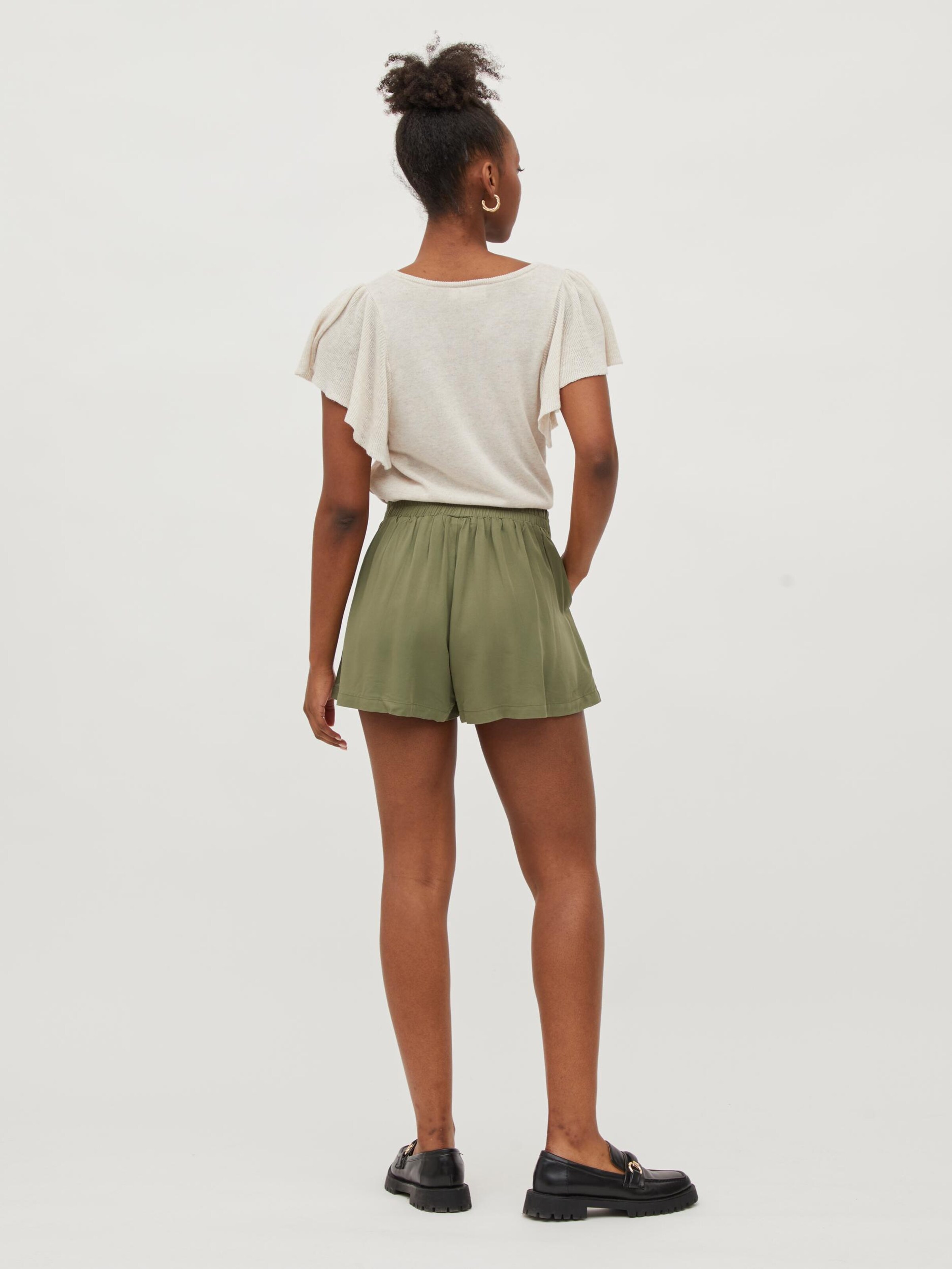 Frauen Hosen VILA Shorts 'Sedona' in Oliv - XF98190 Frauen Hosen VILA Shorts 'Sedona' in Oliv - XF98190
