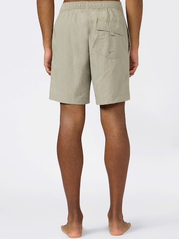 Champion Authentic Athletic Apparel Badshorts i grå