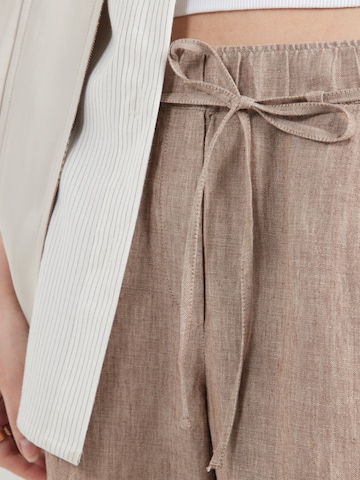 MAC - Loosefit Pantalón 'CHIARA' en beige