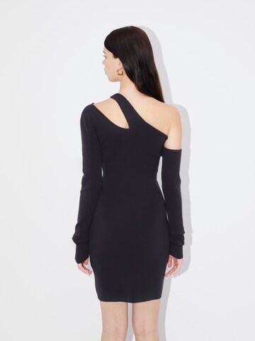 Rochie 'Sheila' de la LeGer by Lena Gercke pe negru