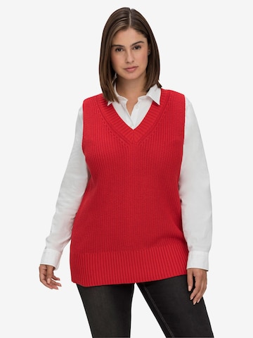 SHEEGO Knitted Vest in Red: front