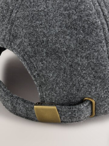 Next Czapka z daszkiem w kolorze szary