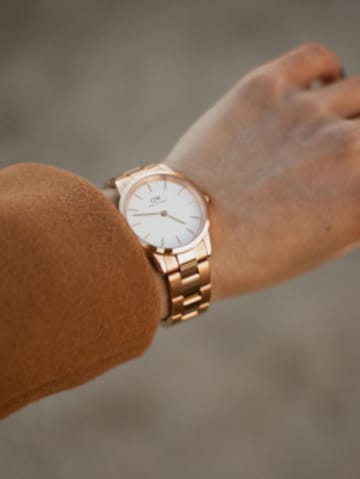 Daniel Wellington Analog Watch 'Iconic Link RG White' in Gold