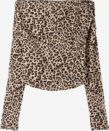 T-shirt Bershka en marron : devant